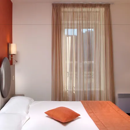 Hotel Arverna Vichy - Clt'Hotel 3* Vichy